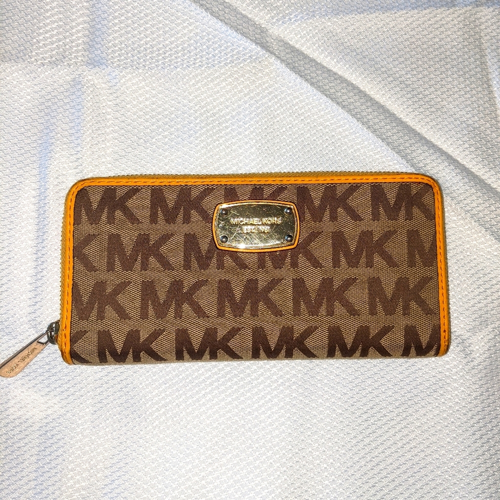 Michael kors wallet